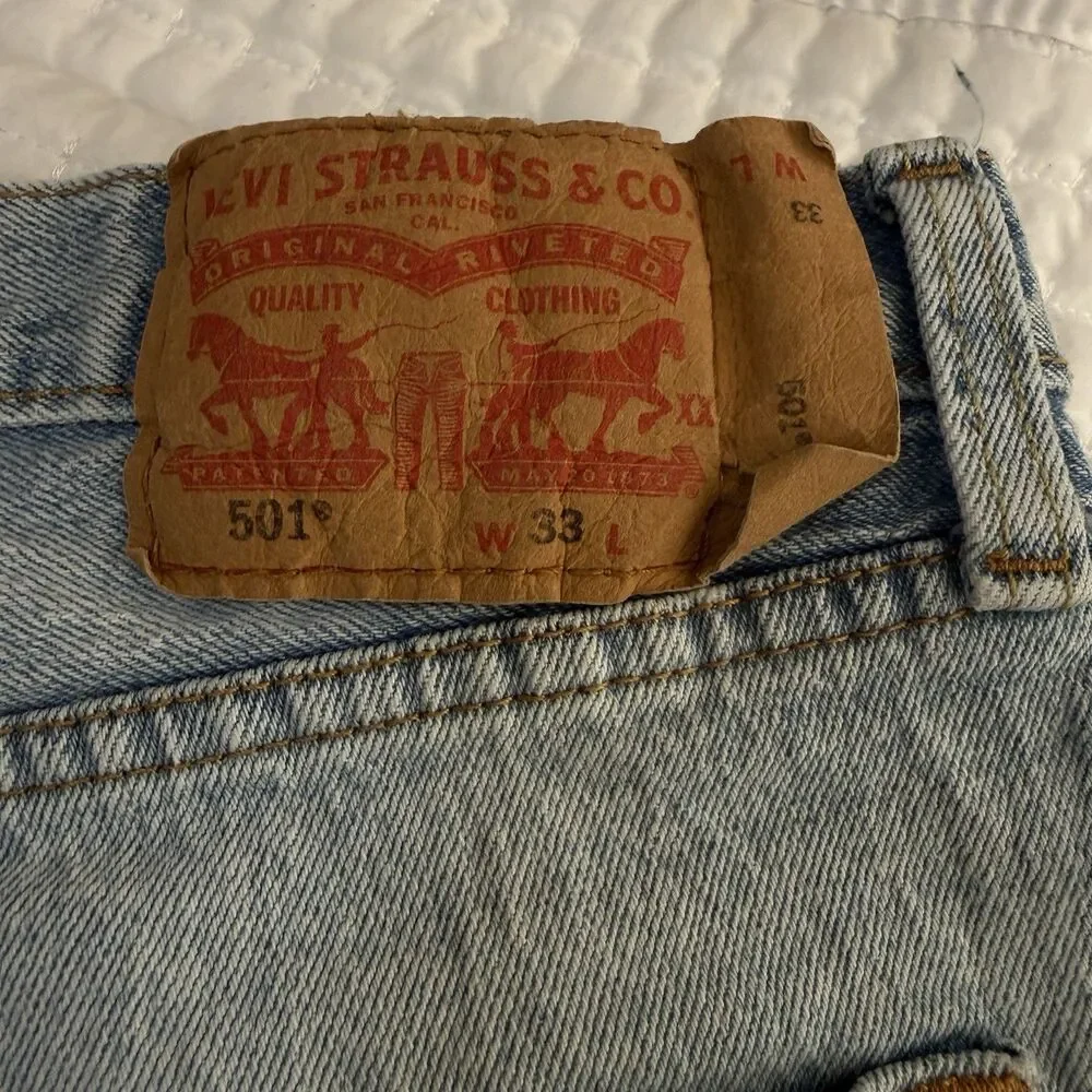 Men’s Levi’s 501 Shorts Button Fly Light Wash Size 33 Factory Hemmed Jorts